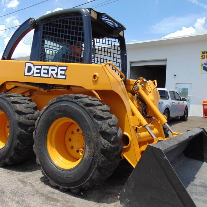 2005 JOHN DEERE 250 TURBO 2 SPEED - 65 HP WHEEL LOADER - NO EMISSIONS - NO HEADACHES 100% SERVICED AND JOB READY
