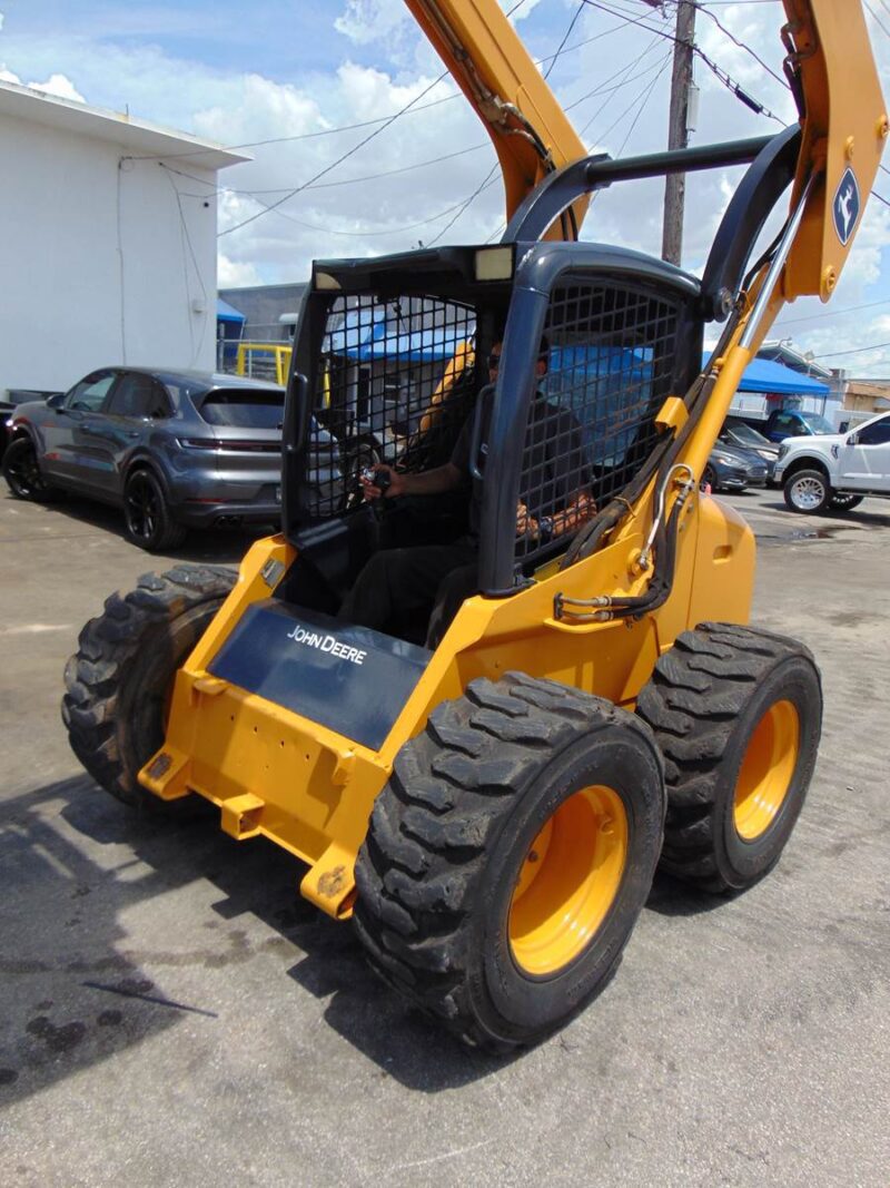 2005 JOHN DEERE 250 TURBO 2 SPEED - 65 HP WHEEL LOADER - NO EMISSIONS - NO HEADACHES 100% SERVICED AND JOB READY - Image 14