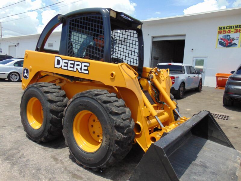 2005 JOHN DEERE 250 TURBO 2 SPEED - 65 HP WHEEL LOADER - NO EMISSIONS - NO HEADACHES 100% SERVICED AND JOB READY - Image 4