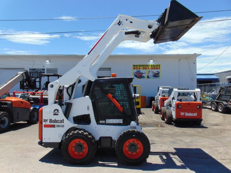 2016 BOBCAT S740 TURBO 2 SPEED "HIGH FLOW" BIG 74 HP - HEAT AND A/C - STEREO - BOB/TACH POWER CUPLER - NEW TIRES - ONLY 1,818 HOURS - Image 4
