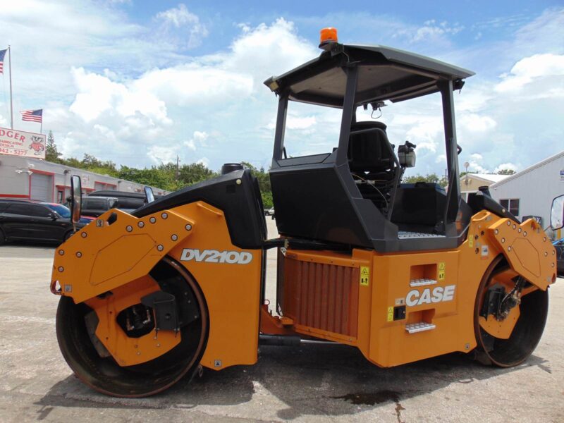 2018 CASE DV210D TANDEM SMOOTH DRUM "23,000 POUND* VIBRATORY ROLLER COMPACTOR - ONLY 2.740 HOURS - AMAZING ALL ORIFGINAL CONDITION - Image 24