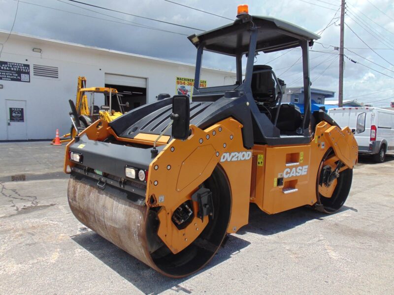2018 CASE DV210D TANDEM SMOOTH DRUM "23,000 POUND* VIBRATORY ROLLER COMPACTOR - ONLY 2.740 HOURS - AMAZING ALL ORIFGINAL CONDITION - Image 3