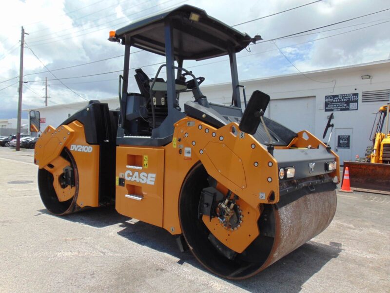 2018 CASE DV210D TANDEM SMOOTH DRUM "23,000 POUND* VIBRATORY ROLLER COMPACTOR - ONLY 2.740 HOURS - AMAZING ALL ORIFGINAL CONDITION - Image 4