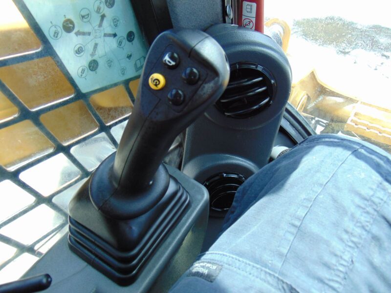 2021 Caterpillar CAT 262D3 "XPS-HIGH FLOW" TURBO 2 SPEED - SUPER LOADED - PWR COUPLER - A/C - STEREO - AIR RIDE HEATED SEAT - CAMERA - 1,806 HOURS - Image 28