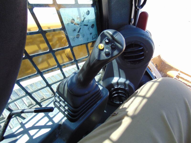 2022 CAT 299D3 "98 HP" TURBO 2 SPEED - XPS HIGH FLOW - SUPER LOADED - WEIGHT PKG - STEREO - CAMERA - HEATED AIR RIDE - Image 20
