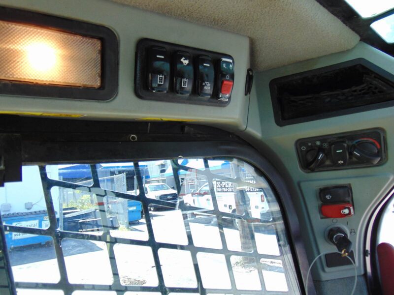 2022 CAT 299D3 "98 HP" TURBO 2 SPEED - XPS HIGH FLOW - SUPER LOADED - WEIGHT PKG - STEREO - CAMERA - HEATED AIR RIDE - Image 21