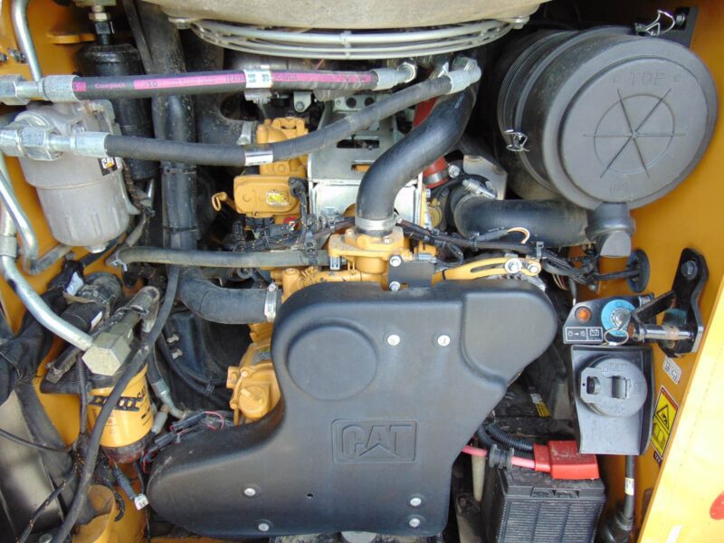 2022 CAT 299D3 "98 HP" TURBO 2 SPEED - XPS HIGH FLOW - SUPER LOADED - WEIGHT PKG - STEREO - CAMERA - HEATED AIR RIDE - Image 24