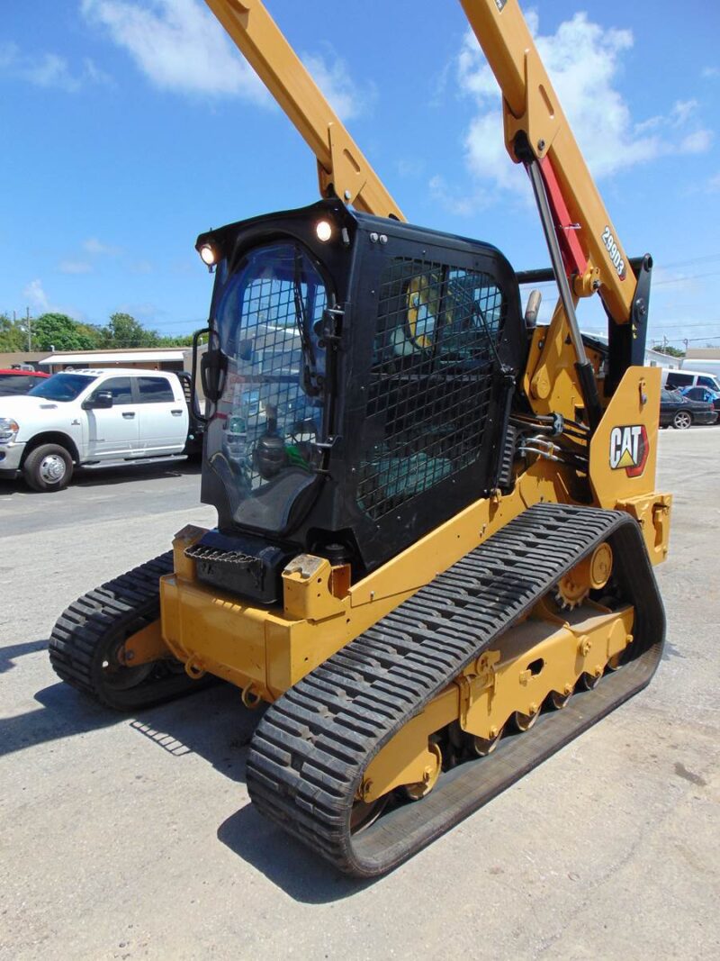 2022 CAT 299D3 "98 HP" TURBO 2 SPEED - XPS HIGH FLOW - SUPER LOADED - WEIGHT PKG - STEREO - CAMERA - HEATED AIR RIDE - Image 32