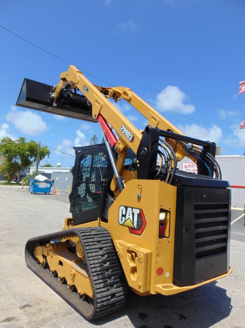 2022 CAT 299D3 "98 HP" TURBO 2 SPEED - XPS HIGH FLOW - SUPER LOADED - WEIGHT PKG - STEREO - CAMERA - HEATED AIR RIDE - Image 5