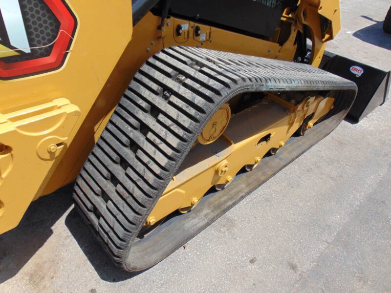 2022 CAT 299D3 "98 HP" TURBO 2 SPEED - XPS HIGH FLOW - SUPER LOADED - WEIGHT PKG - STEREO - CAMERA - HEATED AIR RIDE - Image 9