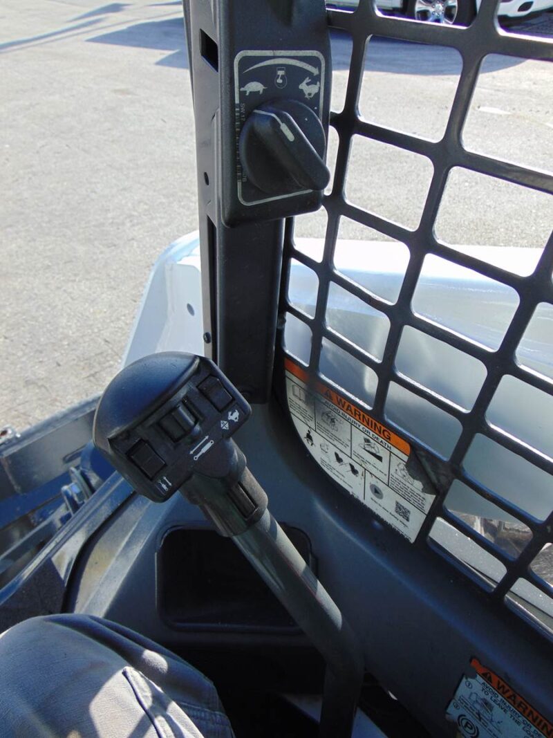 2022 BOBCAT S740 TURBO 2 SPEED SKID STEER - OPEN CAB - ONLY 1,570 HOURS - STANDARD HAND AND FOOT CONTROLS - 100% SERVICED - Image 11