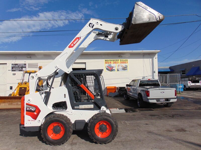 2022 BOBCAT S740 TURBO 2 SPEED SKID STEER - OPEN CAB - ONLY 1,570 HOURS - STANDARD HAND AND FOOT CONTROLS - 100% SERVICED - Image 19