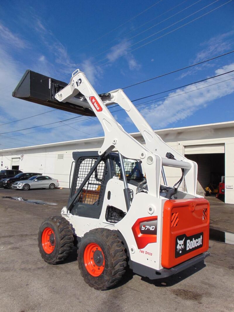 2022 BOBCAT S740 TURBO 2 SPEED SKID STEER - OPEN CAB - ONLY 1,570 HOURS - STANDARD HAND AND FOOT CONTROLS - 100% SERVICED - Image 21