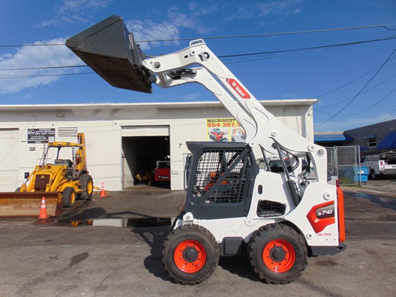 2022 BOBCAT S740 TURBO 2 SPEED SKID STEER - OPEN CAB - ONLY 1,570 HOURS - STANDARD HAND AND FOOT CONTROLS - 100% SERVICED - Image 24