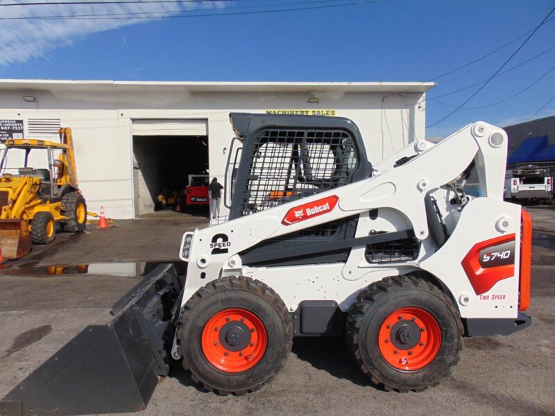 2022 BOBCAT S740 TURBO 2 SPEED SKID STEER - OPEN CAB - ONLY 1,570 HOURS - STANDARD HAND AND FOOT CONTROLS - 100% SERVICED - Image 25