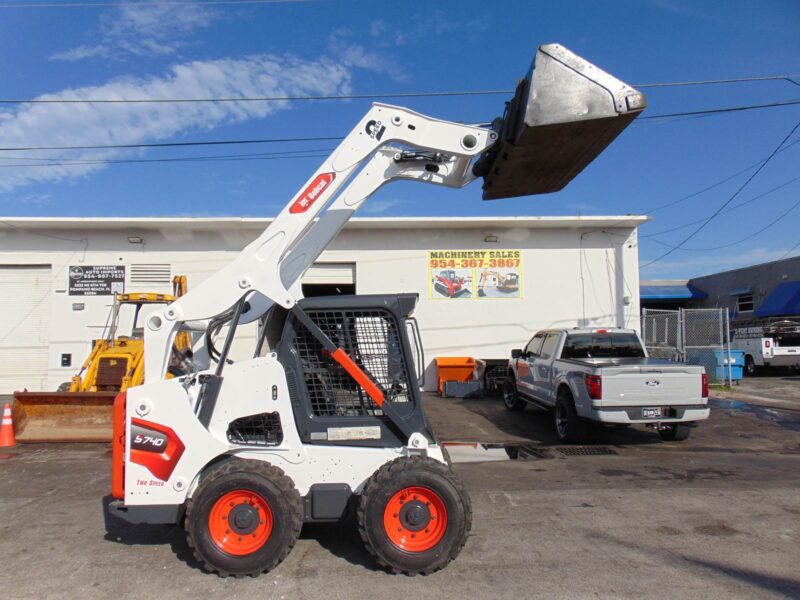 2022 BOBCAT S740 TURBO 2 SPEED SKID STEER - OPEN CAB - ONLY 1,570 HOURS - STANDARD HAND AND FOOT CONTROLS - 100% SERVICED - Image 28