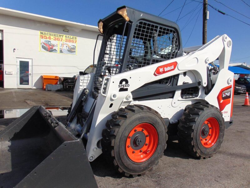 2022 BOBCAT S740 TURBO 2 SPEED SKID STEER - OPEN CAB - ONLY 1,570 HOURS - STANDARD HAND AND FOOT CONTROLS - 100% SERVICED - Image 30