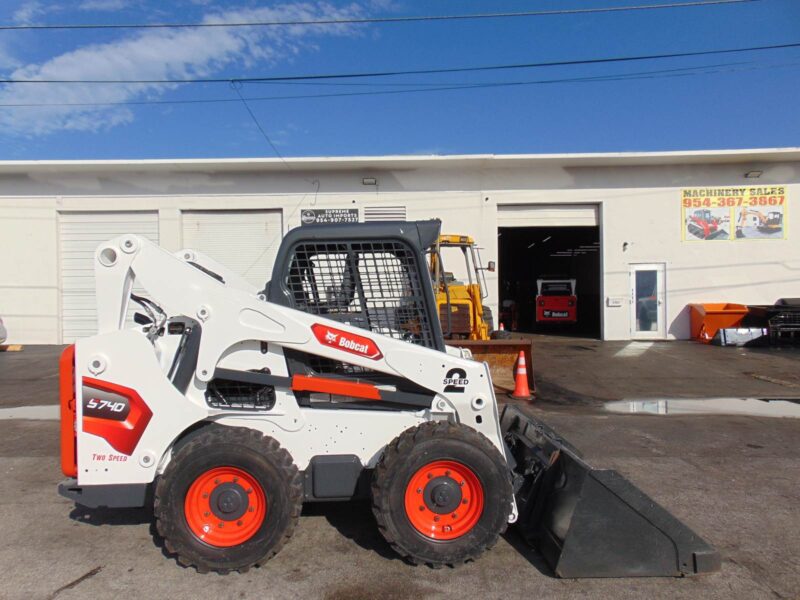2022 BOBCAT S740 TURBO 2 SPEED SKID STEER - OPEN CAB - ONLY 1,570 HOURS - STANDARD HAND AND FOOT CONTROLS - 100% SERVICED - Image 6