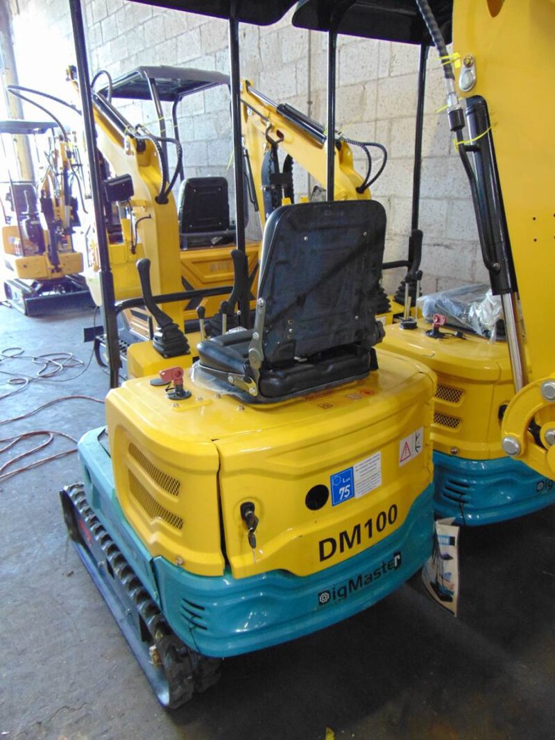 2025 DIG-MASTER DM100 MINI EXCAVATOR - 2,300 LBS - BACKFILL BLADE - TOOTH BUCKET AND THUMB - SIMPLE PILOT CONTROLS - Image 5