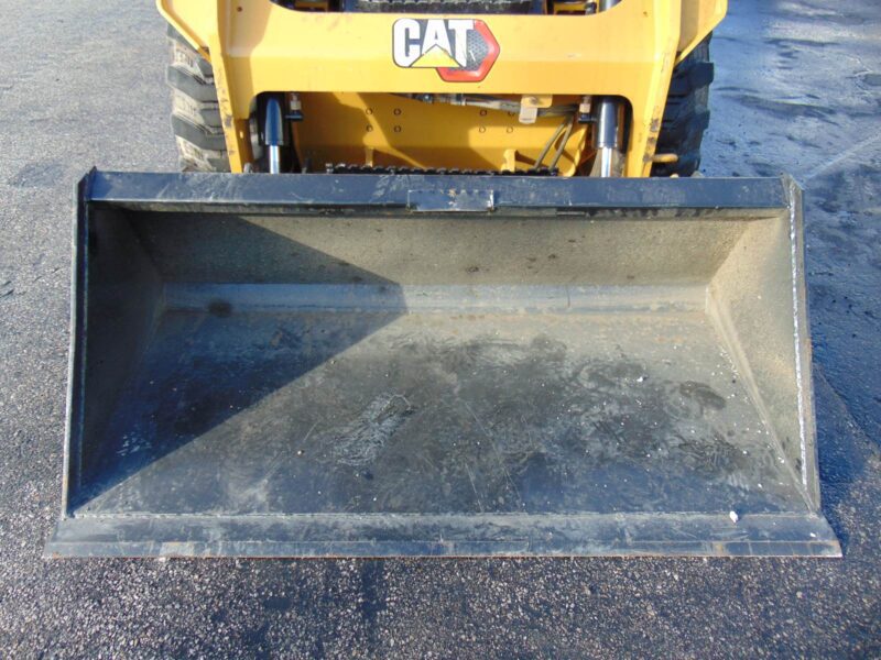 2026 SWICT 60" GENERAL PURPOSE SKID STEER GENERAL PURPOSE SMOOTH EDGE BUCKET - FITS ALL YEARS UNIVERSAL *HARD TO FIND SIZE* - Image 3