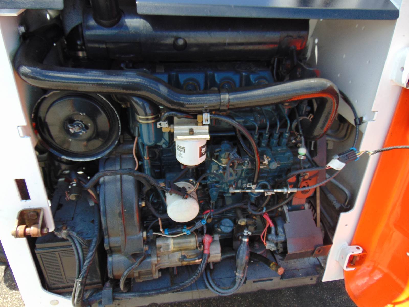 2009 BOBCAT T300 TURBO "KUBOTA V-330" PRE EMISSIONS - ONLY 2,091 ORIGINAL VERIFIED 1 OWNER HOURS - EVERYTHING NEW - RARE FIND - Image 12