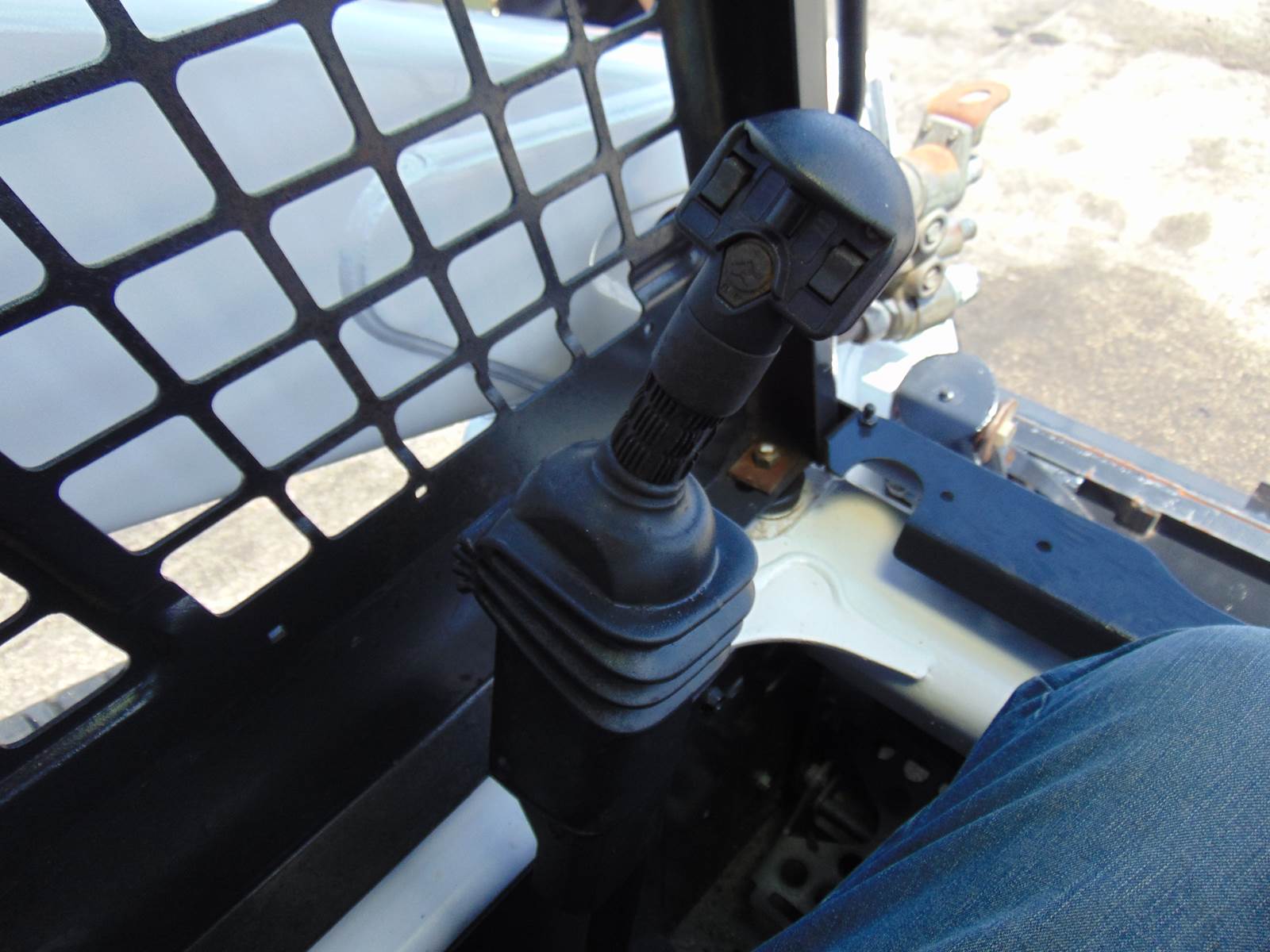 2009 BOBCAT T300 TURBO "KUBOTA V-330" PRE EMISSIONS - ONLY 2,091 ORIGINAL VERIFIED 1 OWNER HOURS - EVERYTHING NEW - RARE FIND - Image 23