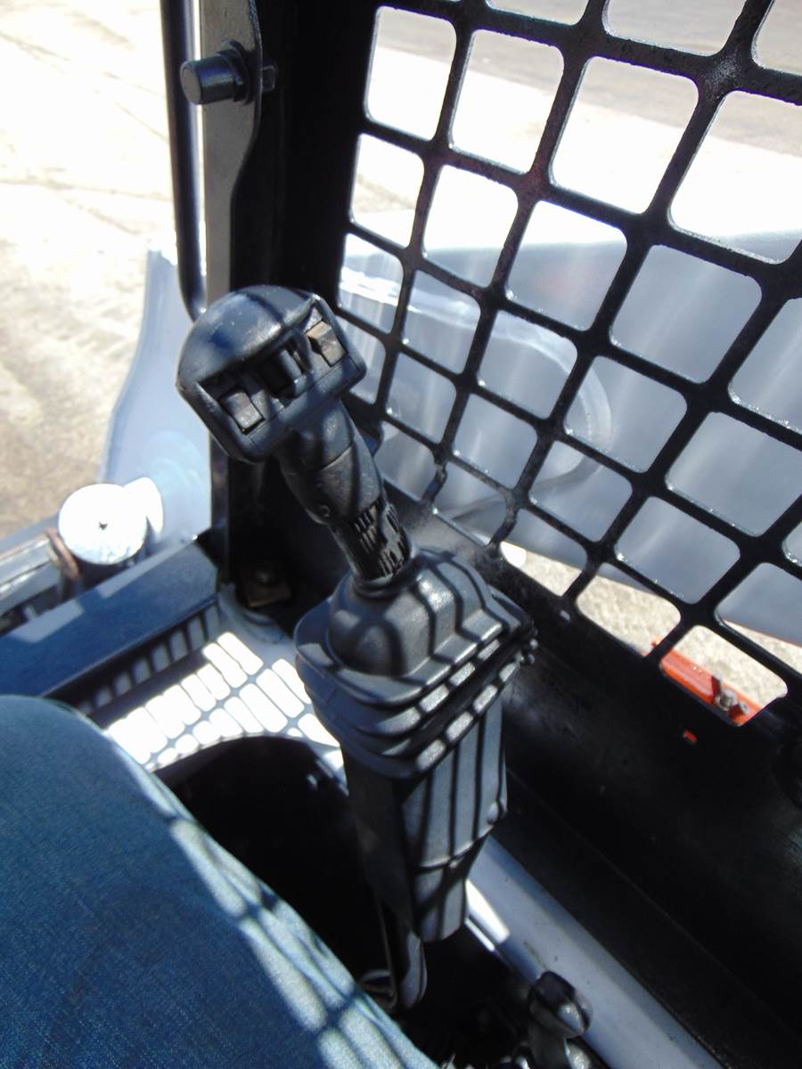 2009 BOBCAT T300 TURBO "KUBOTA V-330" PRE EMISSIONS - ONLY 2,091 ORIGINAL VERIFIED 1 OWNER HOURS - EVERYTHING NEW - RARE FIND - Image 24