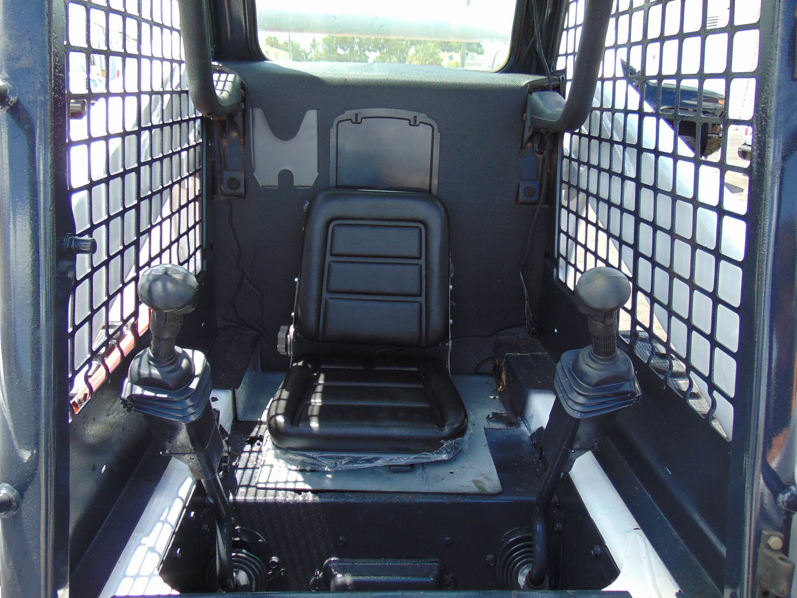 2009 BOBCAT T300 TURBO "KUBOTA V-330" PRE EMISSIONS - ONLY 2,091 ORIGINAL VERIFIED 1 OWNER HOURS - EVERYTHING NEW - RARE FIND - Image 30