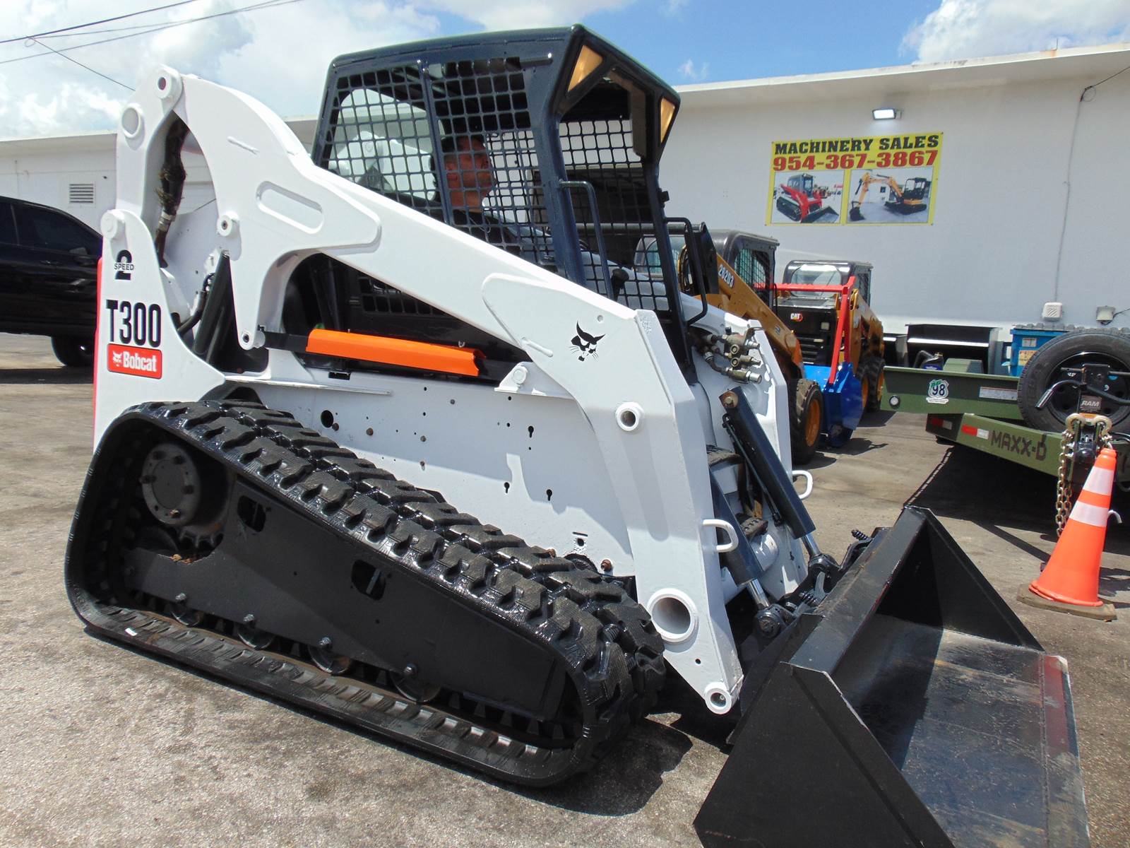 2009 BOBCAT T300 TURBO "KUBOTA V-330" PRE EMISSIONS - ONLY 2,091 ORIGINAL VERIFIED 1 OWNER HOURS - EVERYTHING NEW - RARE FIND - Image 32