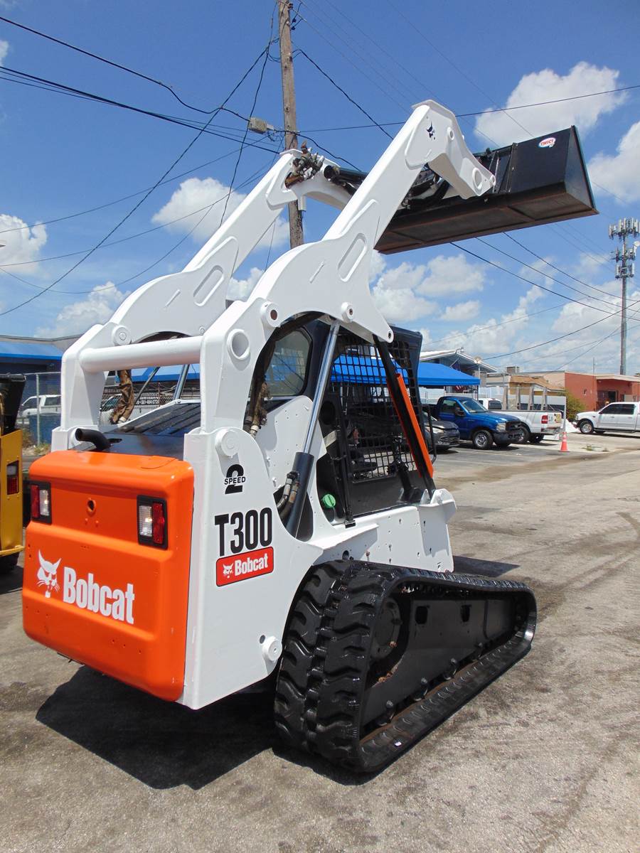 2009 BOBCAT T300 TURBO "KUBOTA V-330" PRE EMISSIONS - ONLY 2,091 ORIGINAL VERIFIED 1 OWNER HOURS - EVERYTHING NEW - RARE FIND - Image 8