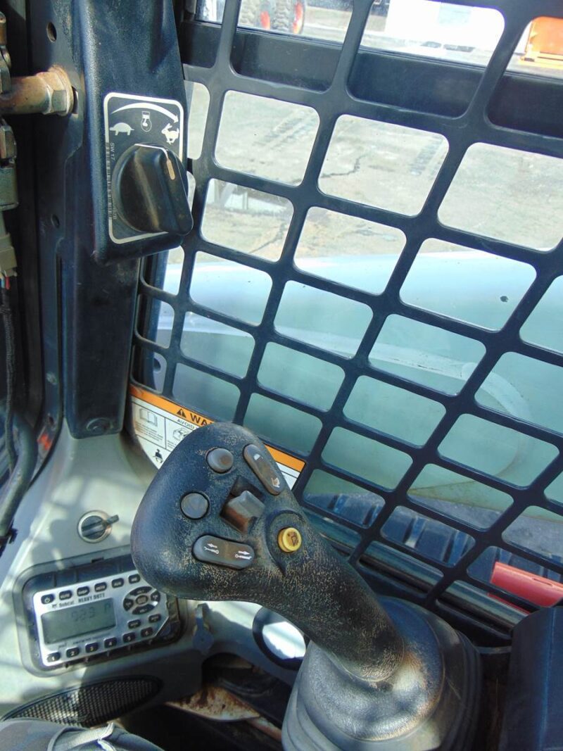 2019 BOBCAT T-650 TURBO "A/C COMFORT CAB" JOYSTICK CONTROLS - STEREO - KEYLESS SECURITY - ONLY 1,788 HOURS - Image 19