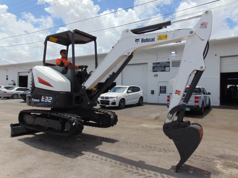 2020 BOBCAT E32i MINI EXCAVATOR - KUBOTA DIESEL - 7,200 POUNDS WEIGHT - 2 SPEED - BRAND NEW TRACKS TODAY - ONLY 1,342 HOURS - Image 5