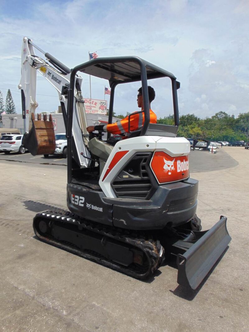 2020 BOBCAT E32i MINI EXCAVATOR - KUBOTA DIESEL - 7,200 POUNDS WEIGHT - 2 SPEED - BRAND NEW TRACKS TODAY - ONLY 1,342 HOURS - Image 7