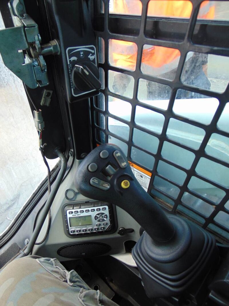 2021 BOBCAT T770 TURBO 2 SPEED "HIGH FLOW" JOYSTICKS - NEW TRACKS - A/C - HEAT - STEREO - ONLY 1,652 HOURS - Image 25