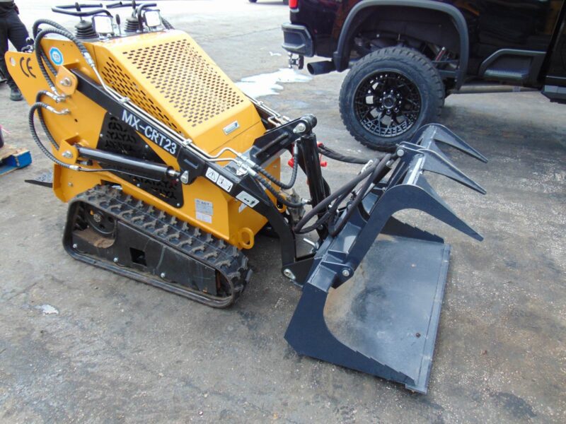 2025 NEW 2026 AGT INDUSTRIAL LRT23 SKID STEER W/ GRAPPLE BUCKET - BIG 23 HP V-TWIN GAS 4 STROKE - RUBBER TRACKS - BRAND NEW - Image 13
