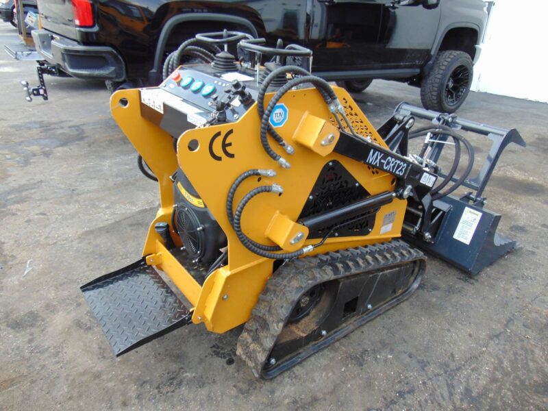 2025 NEW 2026 AGT INDUSTRIAL LRT23 SKID STEER W/ GRAPPLE BUCKET - BIG 23 HP V-TWIN GAS 4 STROKE - RUBBER TRACKS - BRAND NEW - Image 2