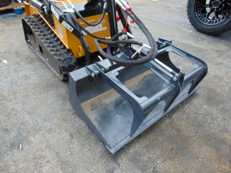 2025 NEW 2026 AGT INDUSTRIAL LRT23 SKID STEER W/ GRAPPLE BUCKET - BIG 23 HP V-TWIN GAS 4 STROKE - RUBBER TRACKS - BRAND NEW - Image 3
