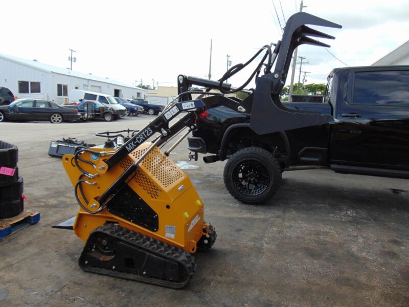 2025 NEW 2026 AGT INDUSTRIAL LRT23 SKID STEER W/ GRAPPLE BUCKET - BIG 23 HP V-TWIN GAS 4 STROKE - RUBBER TRACKS - BRAND NEW - Image 6