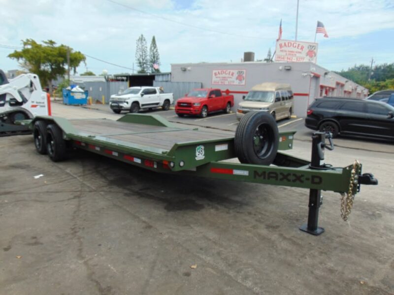 2025 NEW 2025 MAXXD 24' FLATBED UTILITY EQUIPMENT TILT DECK TRAILER - TANDEM 8K HYBRID AXLES - 18 PLY TIRES only used once - severe duty professional trailer - Image 4