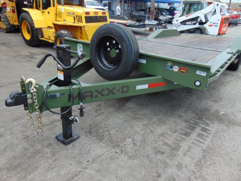 2025 NEW 2025 MAXXD 24' FLATBED UTILITY EQUIPMENT TILT DECK TRAILER - TANDEM 8K HYBRID AXLES - 18 PLY TIRES only used once - severe duty professional trailer - Image 6