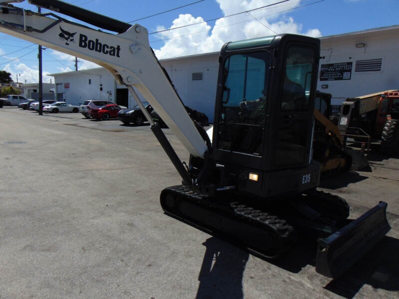 2013 BOBCAT E35 - M MINI EXCAVATOR - ENCLOSED AIR CONDITIONED CAB - KUBOTA PRE EMISSIONS DIESEL - ONLY 1,554 HOURS - 100% SERVICED AND JOB READY - Image 14