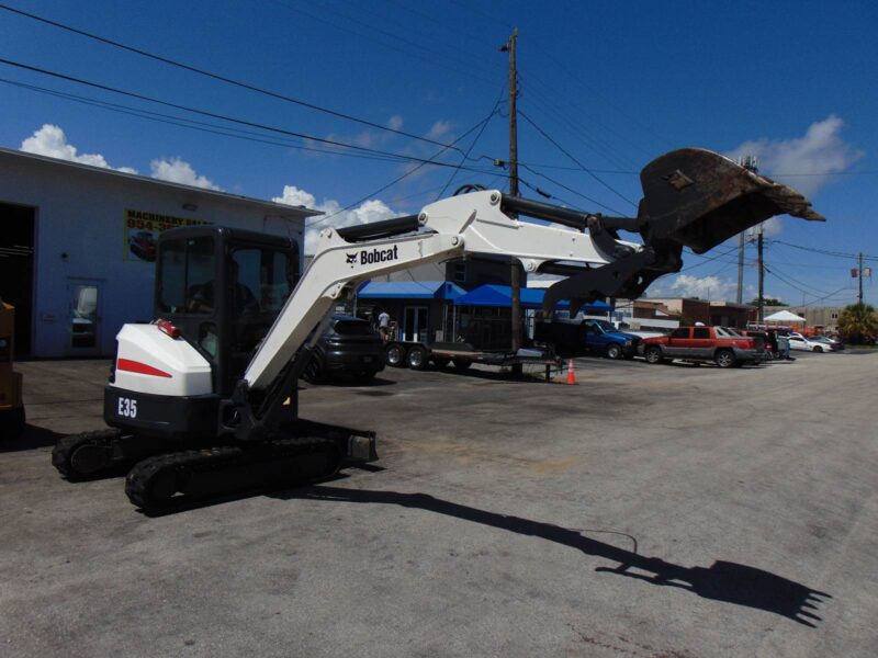 2013 BOBCAT E35 - M MINI EXCAVATOR - ENCLOSED AIR CONDITIONED CAB - KUBOTA PRE EMISSIONS DIESEL - ONLY 1,554 HOURS - 100% SERVICED AND JOB READY - Image 11