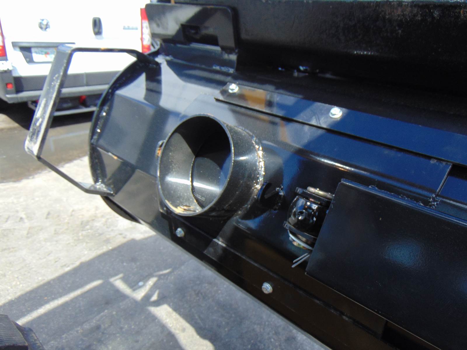 2026 FUTURE MB27 MIXING CONCRETE 1/2 YARD BUCKET - FITS ALL YEARS UNIVERSAL SKID STEER ATTACHMENT - Image 10