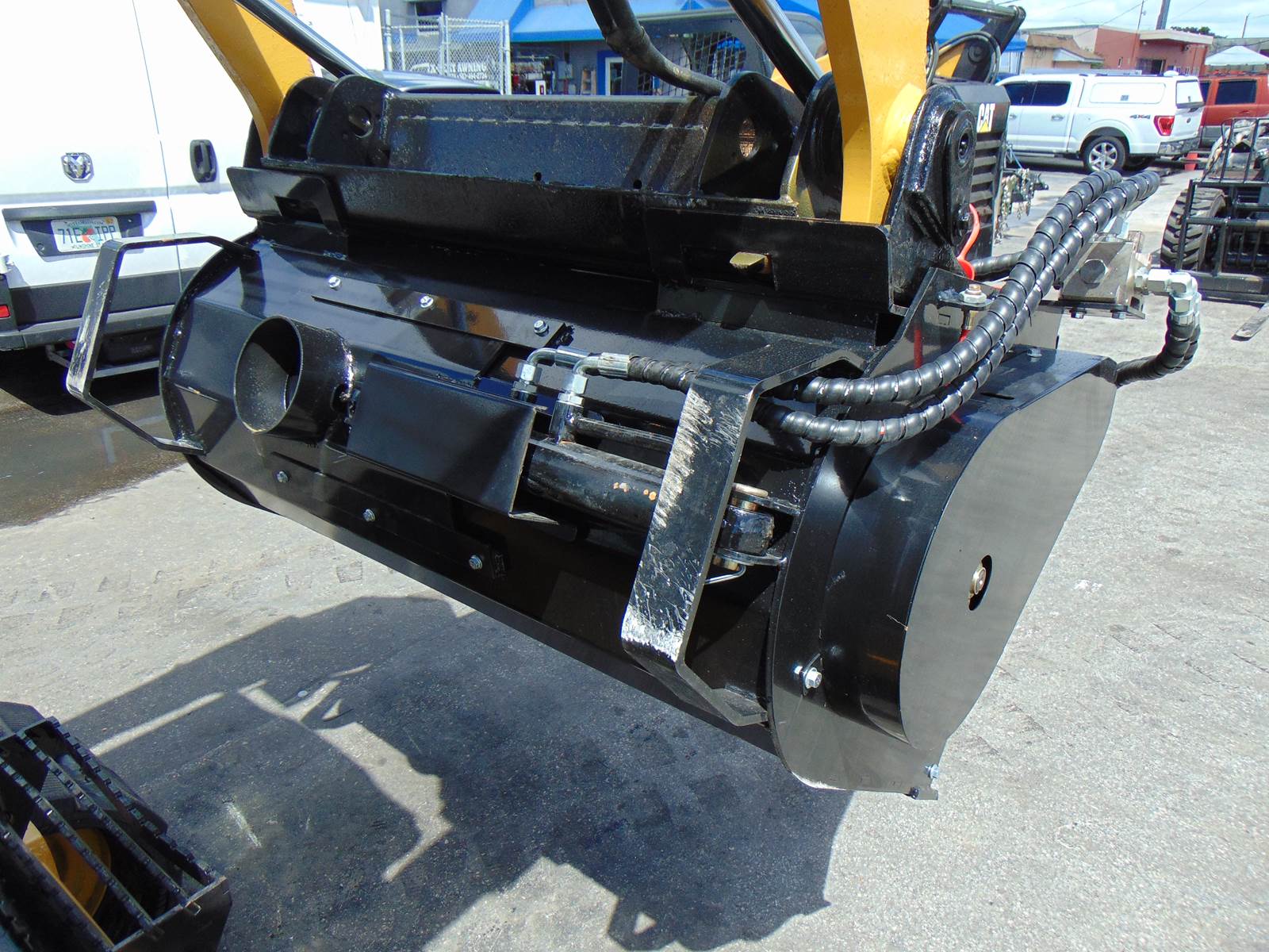 2026 FUTURE MB27 MIXING CONCRETE 1/2 YARD BUCKET - FITS ALL YEARS UNIVERSAL SKID STEER ATTACHMENT - Image 11