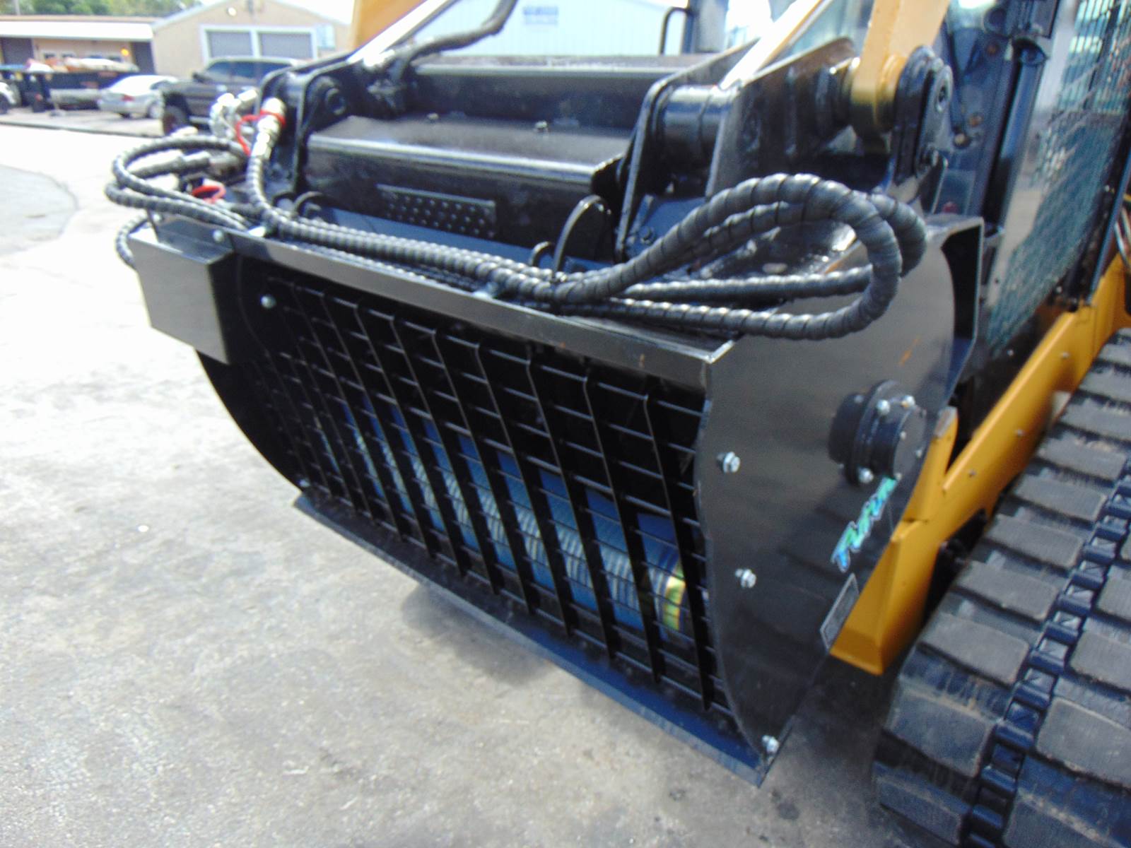 2026 FUTURE MB27 MIXING CONCRETE 1/2 YARD BUCKET - FITS ALL YEARS UNIVERSAL SKID STEER ATTACHMENT - Image 13