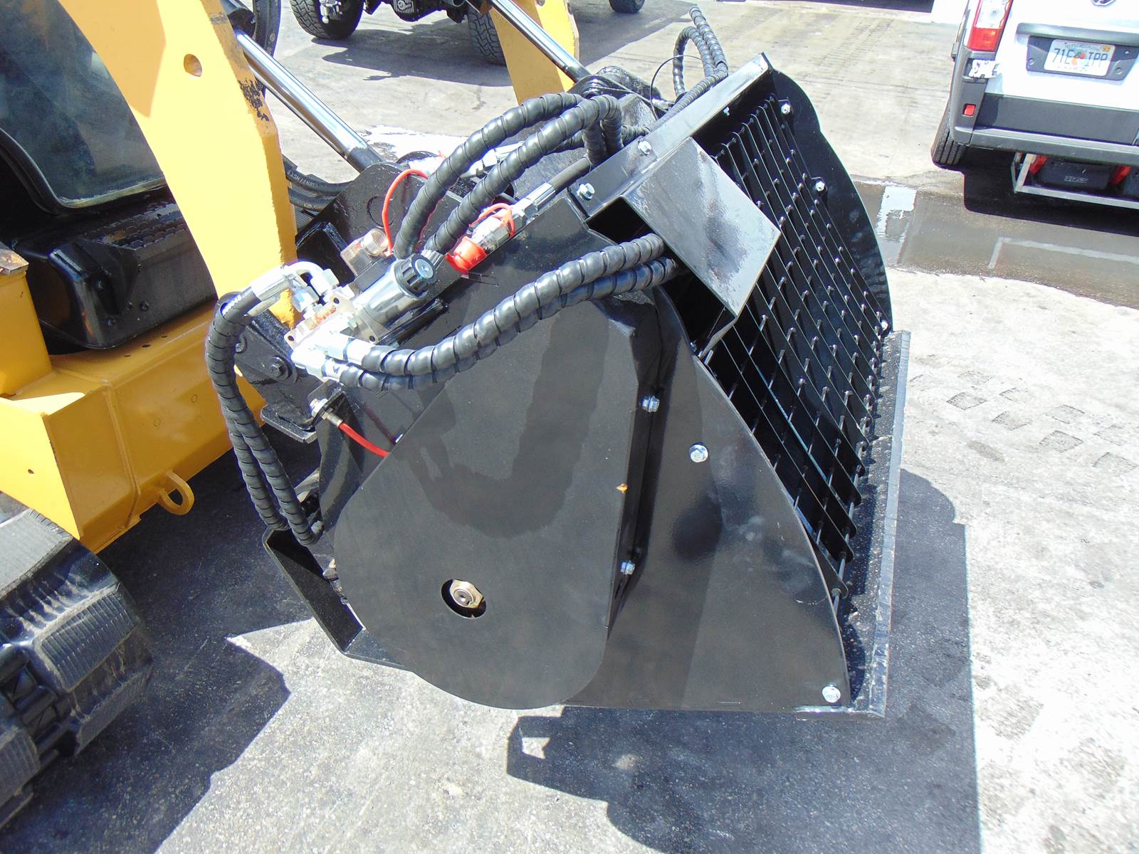 2026 FUTURE MB27 MIXING CONCRETE 1/2 YARD BUCKET - FITS ALL YEARS UNIVERSAL SKID STEER ATTACHMENT - Image 19