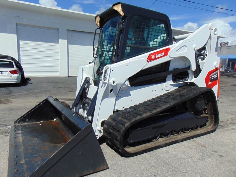 2017 BOBCAT T770 SKID STEER 92 HP TRACK LOADER - HEAT - A/C - STEREO - H.D. COOLING PKG - KEYLESS SECURITY