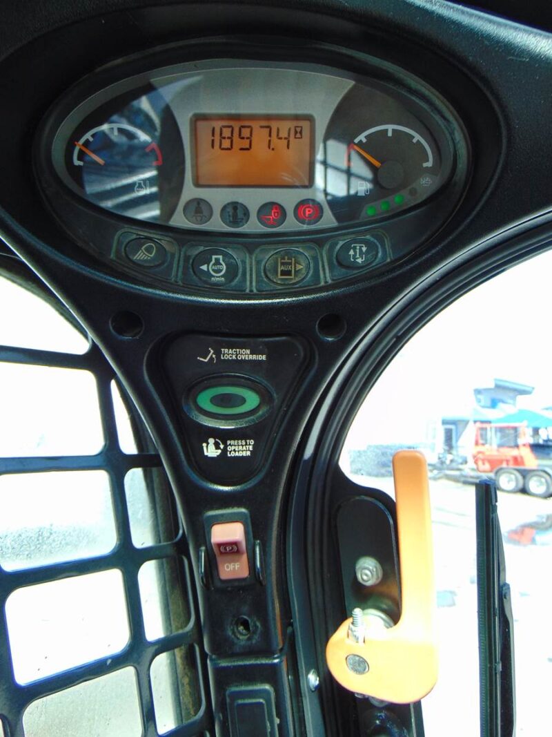2017 BOBCAT T770 SKID STEER 92 HP TRACK LOADER - HEAT - A/C - STEREO - H.D. COOLING PKG - KEYLESS SECURITY - Image 15