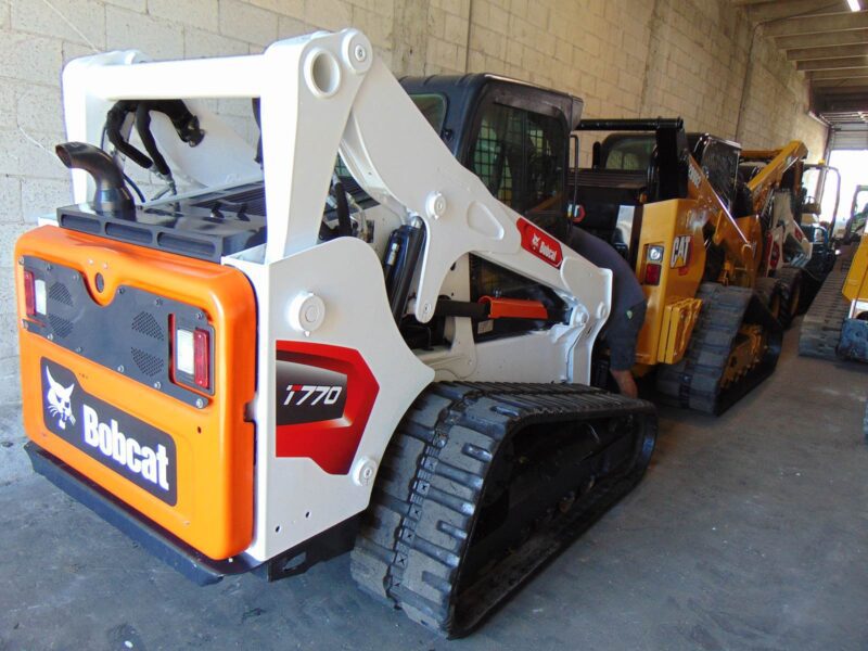 2017 BOBCAT T770 SKID STEER 92 HP TRACK LOADER - HEAT - A/C - STEREO - H.D. COOLING PKG - KEYLESS SECURITY - Image 29