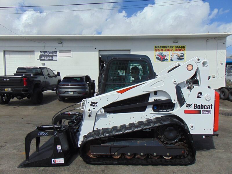 2018 BOBCAT T-770 TURBO 2 SPEED "HIGH FLOW" JOYSTICKS - H.D. COOLING PKG - HEAT AND A/C - STEREO - ONLY 1,132 HOURS - Image 10
